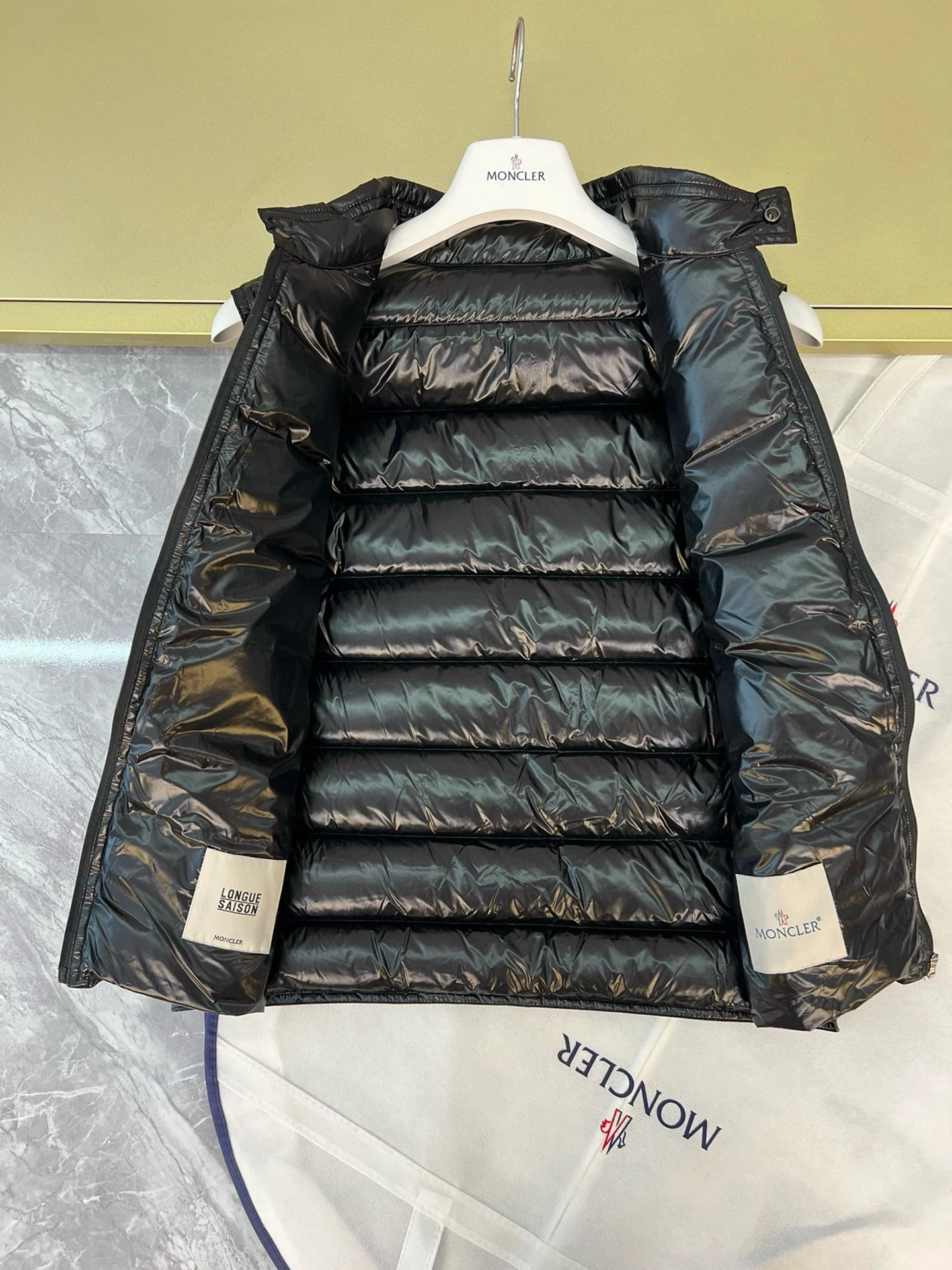 wg.luxury- 7o9385r monc1er puffer vest oversized item:D-F365I0709